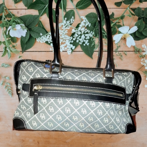 Dooney & Bourke sig satchel - Picture 3 of 6